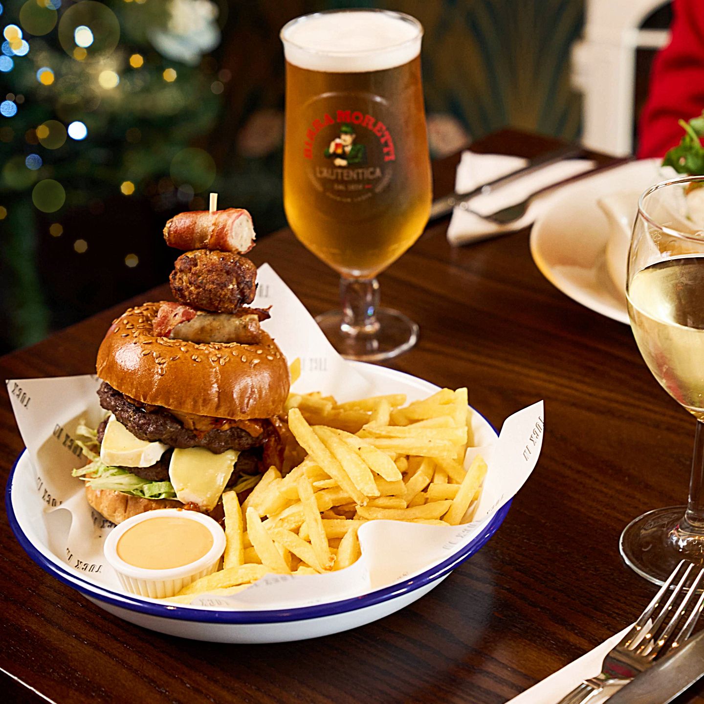 Festive Lunch & Dinner at The Olde House in Newbold